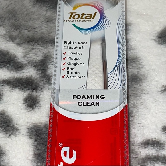 Colgate Total Toothbrush - Picture 3 of 6